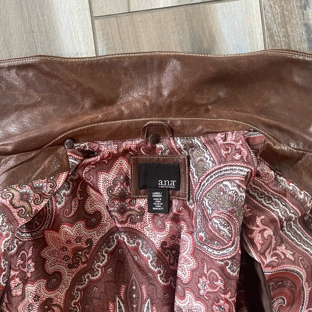 a.n.a A New Approach Brown Genuine Leather BomberJacket with zipper and button - Picture 10 of 11